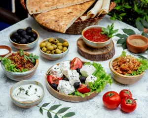 Sağlıklı ve Lezzetli Salata Tarifleri ile Sofralarınızı Renklendirin!